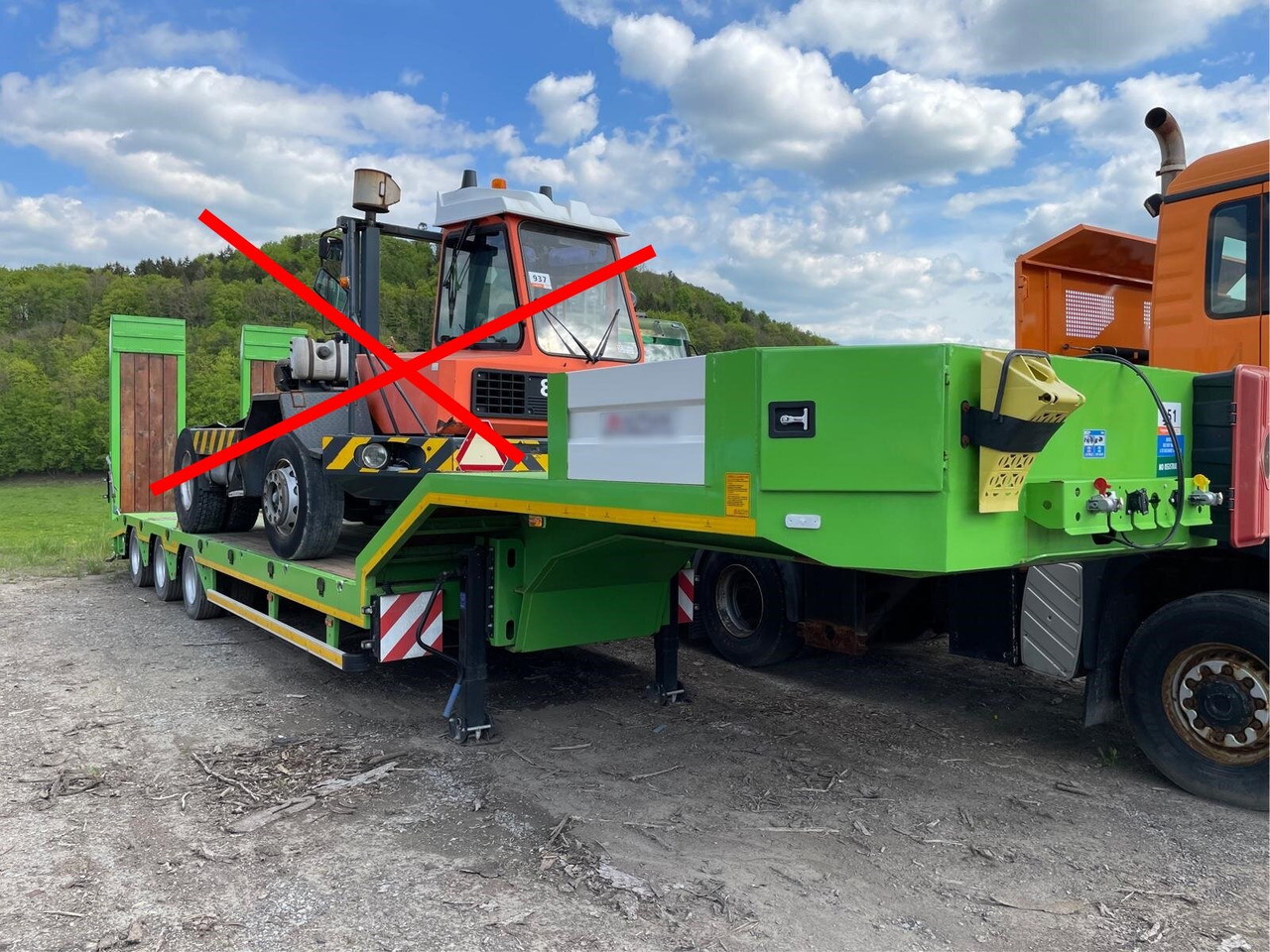 ALPSAN 56t ALPSAN 56t, hydr. Rampen, Verbr. auf 3m - 低装载半拖车:图1 ALPSAN 56t ALPSAN 56t, hydr. Rampen, Verbr. auf 3m - 低装载半拖车:图1