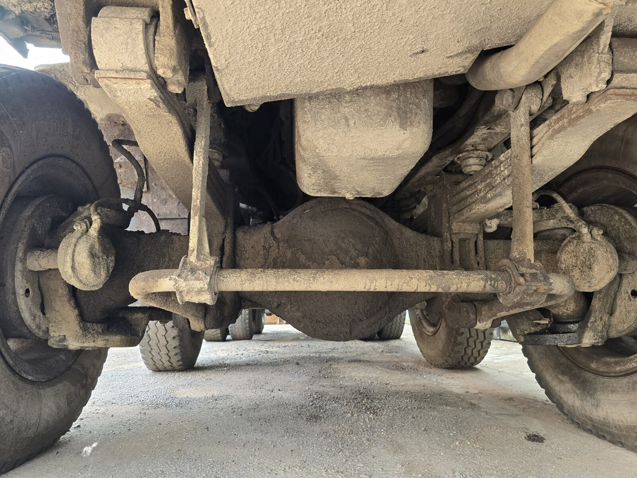 Andere ASTRA HHD8 86.48-80 8x6 ASTRA HHD8 86.48-80 8x6 Mulde ca. 23m³ - 自卸车:图5 Andere ASTRA HHD8 86.48-80 8x6 ASTRA HHD8 86.48-80 8x6 Mulde ca. 23m³ - 自卸车:图5