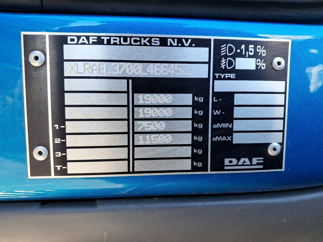 DAF LF 290 FA 4x2 LF 290 FA 4x2, Nebenantrieb, Navi, Abrollanlage HYVA T12-45 - 吊钩升降车:图4 DAF LF 290 FA 4x2 LF 290 FA 4x2, Nebenantrieb, Navi, Abrollanlage HYVA T12-45 - 吊钩升降车:图4