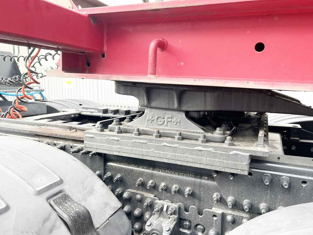 FH16 750 8x4 FH16 750 8x4, Retarder, Globetrotter, Vorlauflift/-lenk, Schwerlast 180T - 牵引车:图2 FH16 750 8x4 FH16 750 8x4, Retarder, Globetrotter, Vorlauflift/-lenk, Schwerlast 180T - 牵引车:图2