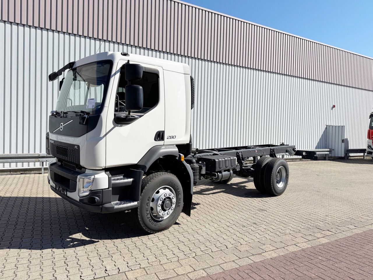 FL 280 4x4 FL 280 4x4, Nebenantrieb - 驾驶室底盘卡车:图1 FL 280 4x4 FL 280 4x4, Nebenantrieb - 驾驶室底盘卡车:图1