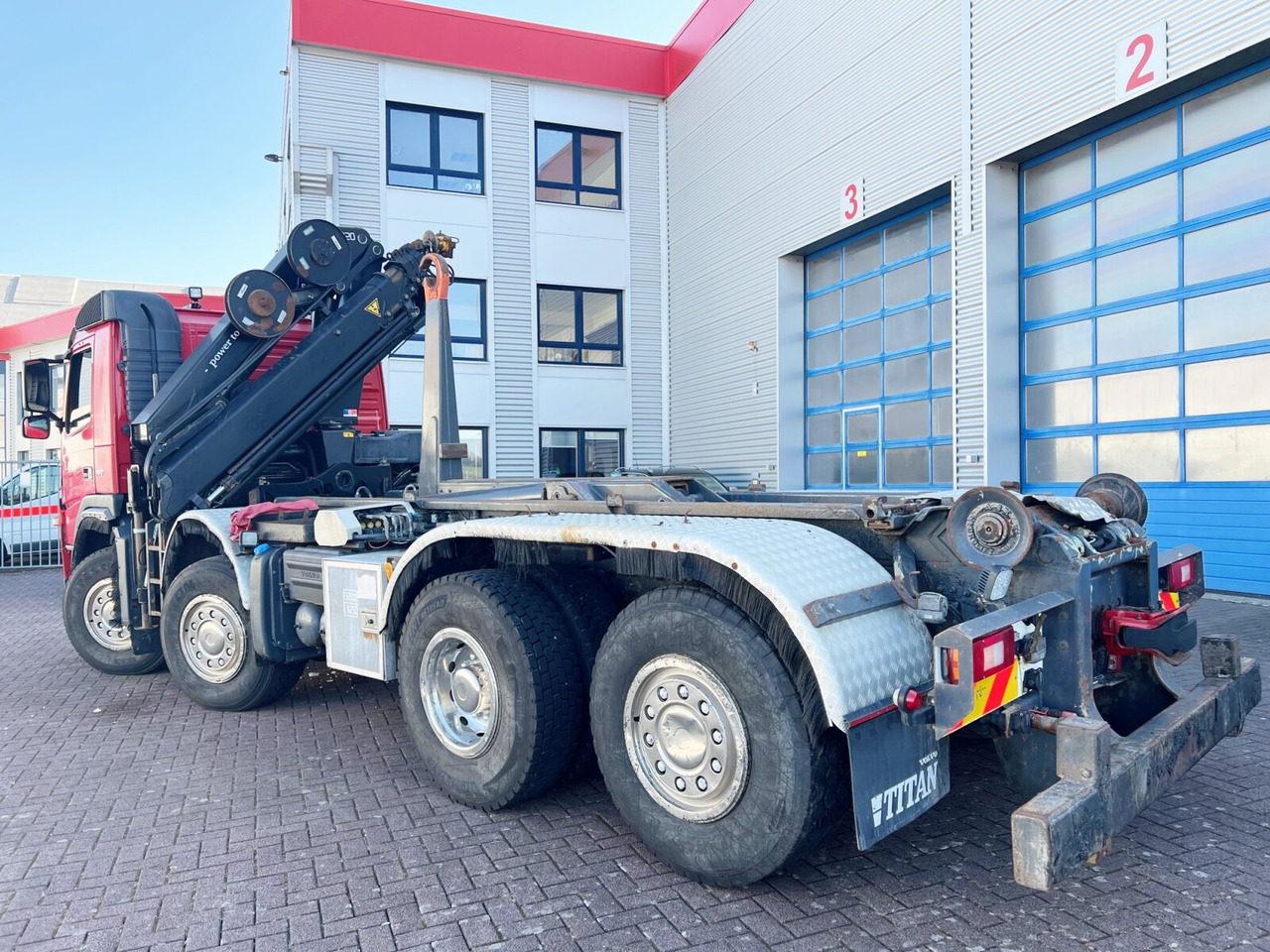 FM 460 8x2-6 FM 460 8x2-6, Lenk-/Liftachse, Kran HMF 2020-K4, Funk - 吊钩升降车, 起重车:图2 FM 460 8x2-6 FM 460 8x2-6, Lenk-/Liftachse, Kran HMF 2020-K4, Funk - 吊钩升降车, 起重车:图2