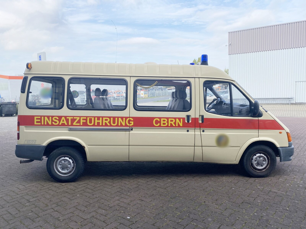 Ford Transit 2.5 4x2 Transit 2.5 4x2, Personentransporter, 8 Sitze 租赁 Ford Transit 2.5 4x2 Transit 2.5 4x2, Personentransporter, 8 Sitze：图9
