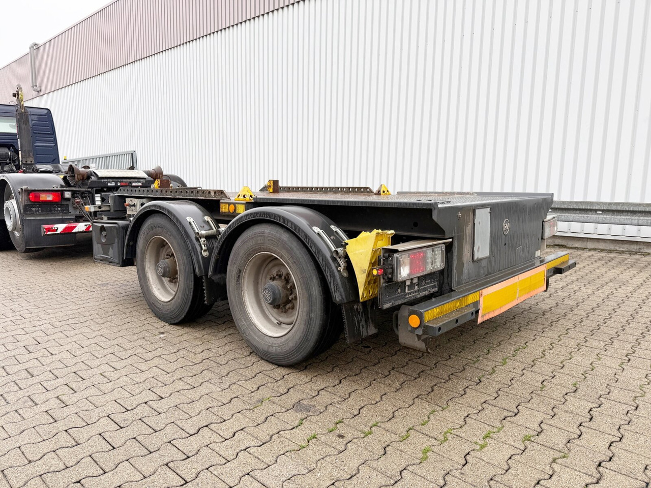 HTM 13.35 P HTM 13.35 P Absetzanhänger - 栏板式/ 平板拖车:图4 HTM 13.35 P HTM 13.35 P Absetzanhänger - 栏板式/ 平板拖车:图4