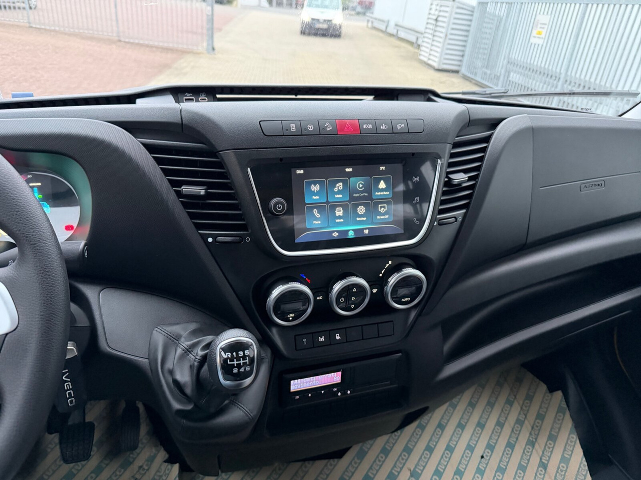 Iveco Daily 72C18H/P DK 4x2 Daily 72C18H/P DK 4x2, Nebenantrieb - 驾驶室底盘卡车:图3 Iveco Daily 72C18H/P DK 4x2 Daily 72C18H/P DK 4x2, Nebenantrieb - 驾驶室底盘卡车:图3