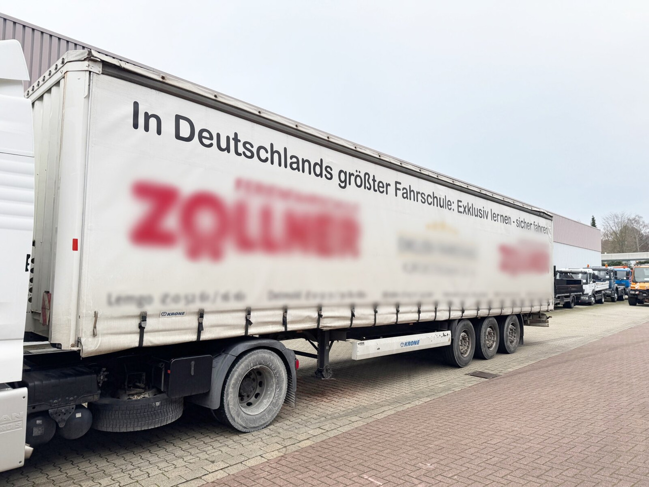 Krone SDP 27 SDP 27 , Edscha-Verdeck, Ex-Fahrschule - 栏板式/ 平板半拖车:图1 Krone SDP 27 SDP 27 , Edscha-Verdeck, Ex-Fahrschule - 栏板式/ 平板半拖车:图1