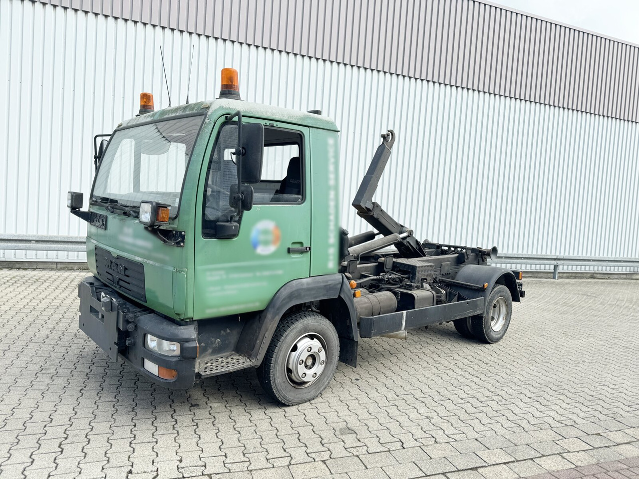 MAN LE 8.150 4x2 BB LE 8.150 4x2 BB, City-Abroller, Winterdienstausstattung - 吊钩升降车:图1 MAN LE 8.150 4x2 BB LE 8.150 4x2 BB, City-Abroller, Winterdienstausstattung - 吊钩升降车:图1
