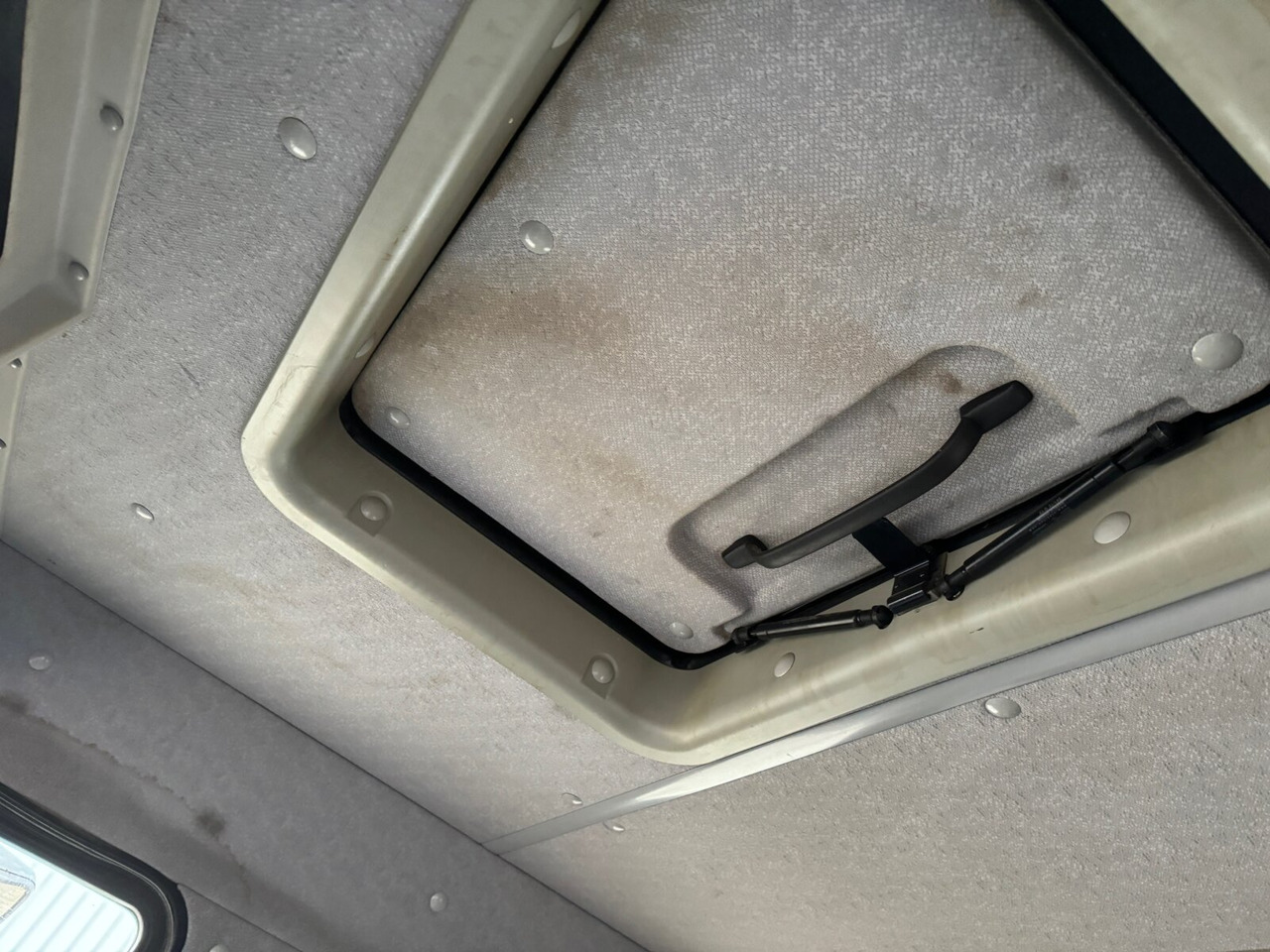 MAN LE 8.180 4X2 BB Doka LE 8.180 4X2 BB Doka, 2x AHK - 翻斗车:图4 MAN LE 8.180 4X2 BB Doka LE 8.180 4X2 BB Doka, 2x AHK - 翻斗车:图4