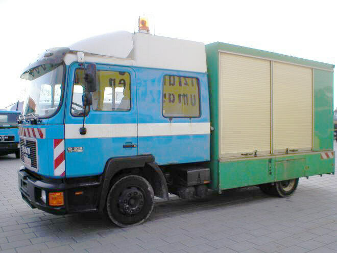 MAN M02 12.232 4x2 Spülwagen - 卡车:图1 MAN M02 12.232 4x2 Spülwagen - 卡车:图1