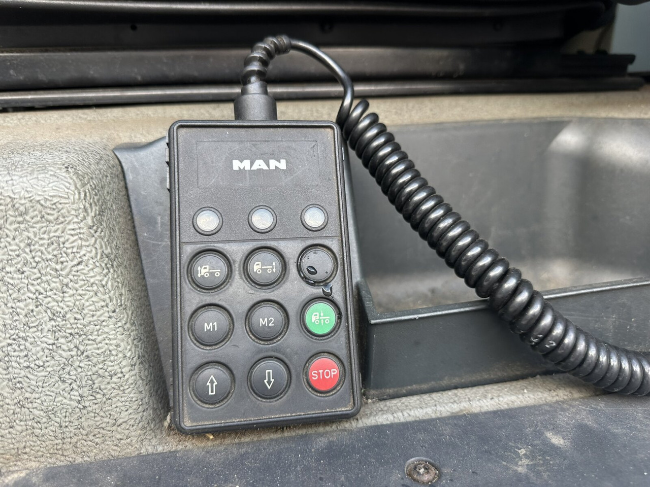 MAN TGA 18.350 4x2 LL TGA 18.350 4x2 LL, Fahrschulausstattung - 卡车:图5 MAN TGA 18.350 4x2 LL TGA 18.350 4x2 LL, Fahrschulausstattung - 卡车:图5