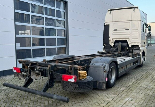 MAN TGA 18.400 4x2 LL TGA 18.400 4x2 LL, Fahrschulausstattung - 卡车:图5 MAN TGA 18.400 4x2 LL TGA 18.400 4x2 LL, Fahrschulausstattung - 卡车:图5