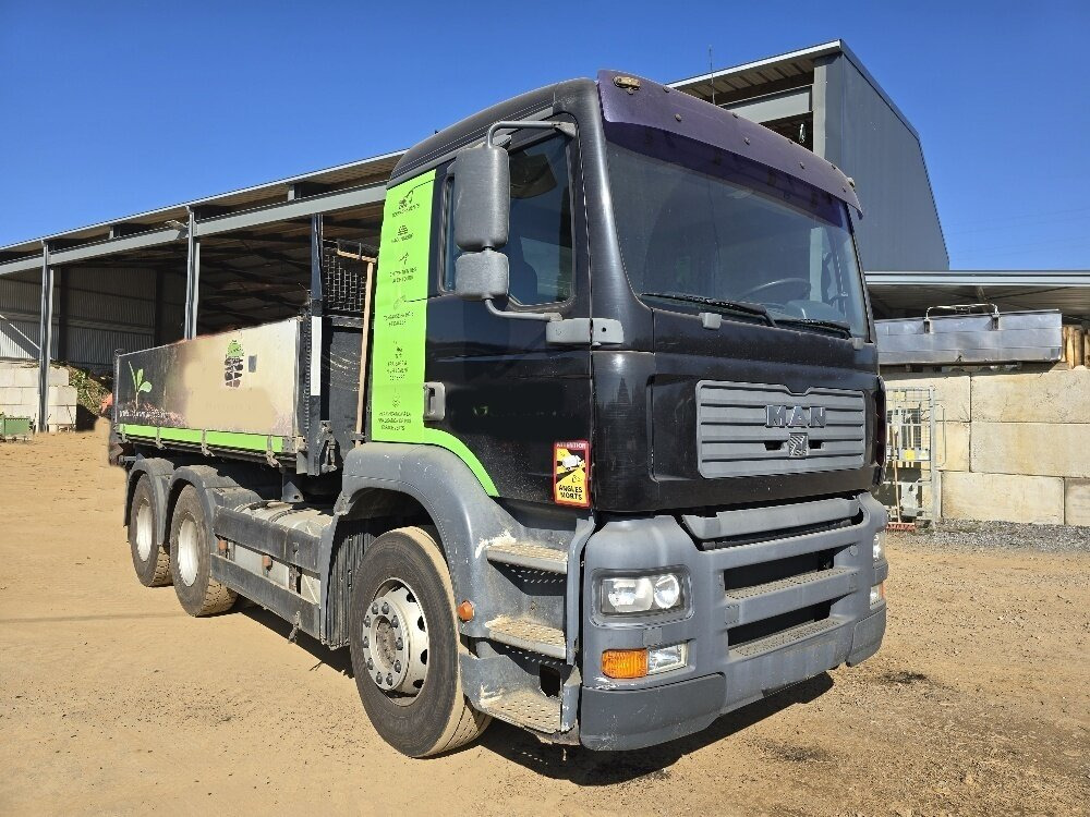MAN TGA 26.363 6x4 BB TGA 26.363 6x4 BB, 3-S-Alukipper - 翻斗车, 起重车:图1 MAN TGA 26.363 6x4 BB TGA 26.363 6x4 BB, 3-S-Alukipper - 翻斗车, 起重车:图1