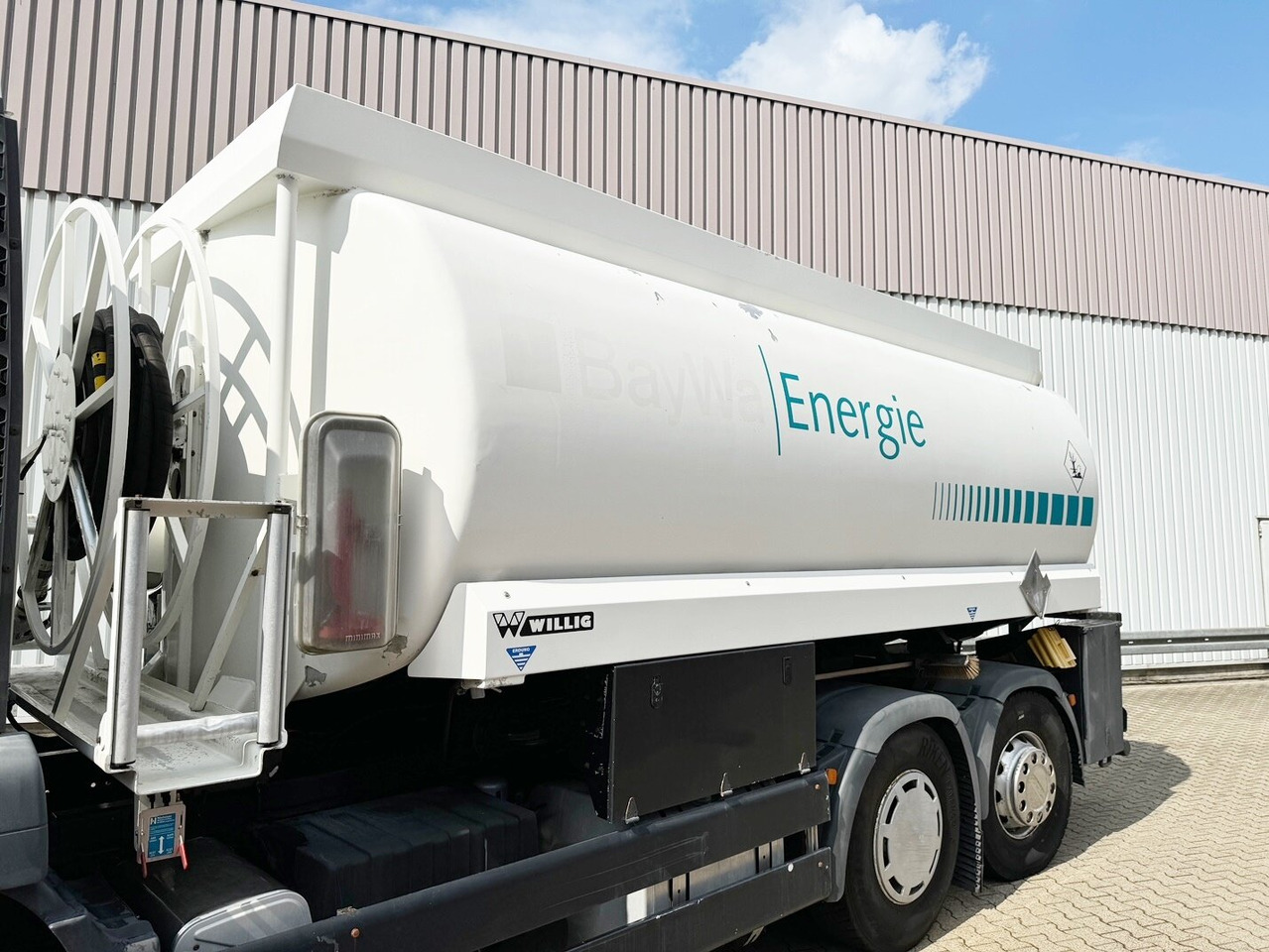 MAN TGA 26.390 6X2-4 BL TGA 26.390 6X2-4 BL, Lenk-/Liftachse, Willig Tankaufbau ca. 20.000l, 3 Kammern - 罐车:图2 MAN TGA 26.390 6X2-4 BL TGA 26.390 6X2-4 BL, Lenk-/Liftachse, Willig Tankaufbau ca. 20.000l, 3 Kammern - 罐车:图2