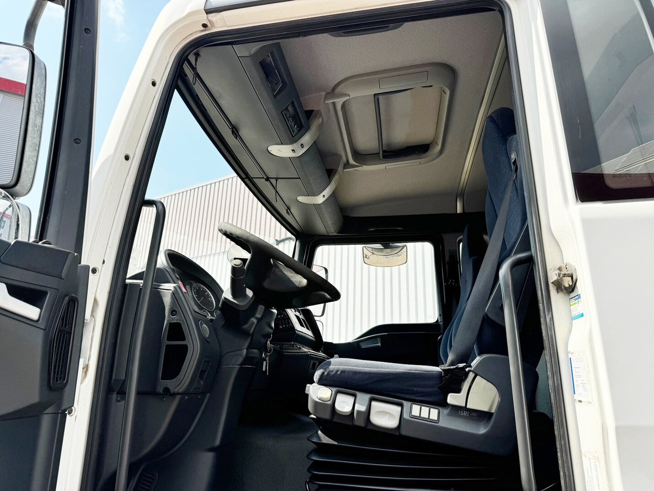 MAN TGA 26.390 6X2-4 BL TGA 26.390 6X2-4 BL, Lenk-/Liftachse, Willig Tankaufbau ca. 20.000l, 3 Kammern - 罐车:图4 MAN TGA 26.390 6X2-4 BL TGA 26.390 6X2-4 BL, Lenk-/Liftachse, Willig Tankaufbau ca. 20.000l, 3 Kammern - 罐车:图4