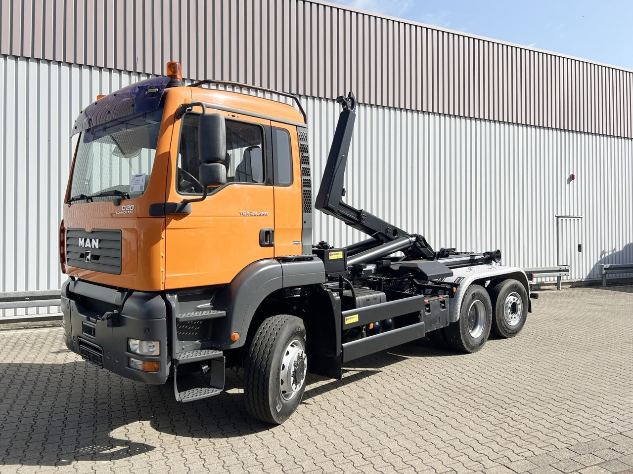 MAN TGA 28.350 6X4-4 BL TGA 28.350 6X4-4 BL, Lift-/Lenkachse, Meiller - 吊钩升降车:图1 MAN TGA 28.350 6X4-4 BL TGA 28.350 6X4-4 BL, Lift-/Lenkachse, Meiller - 吊钩升降车:图1