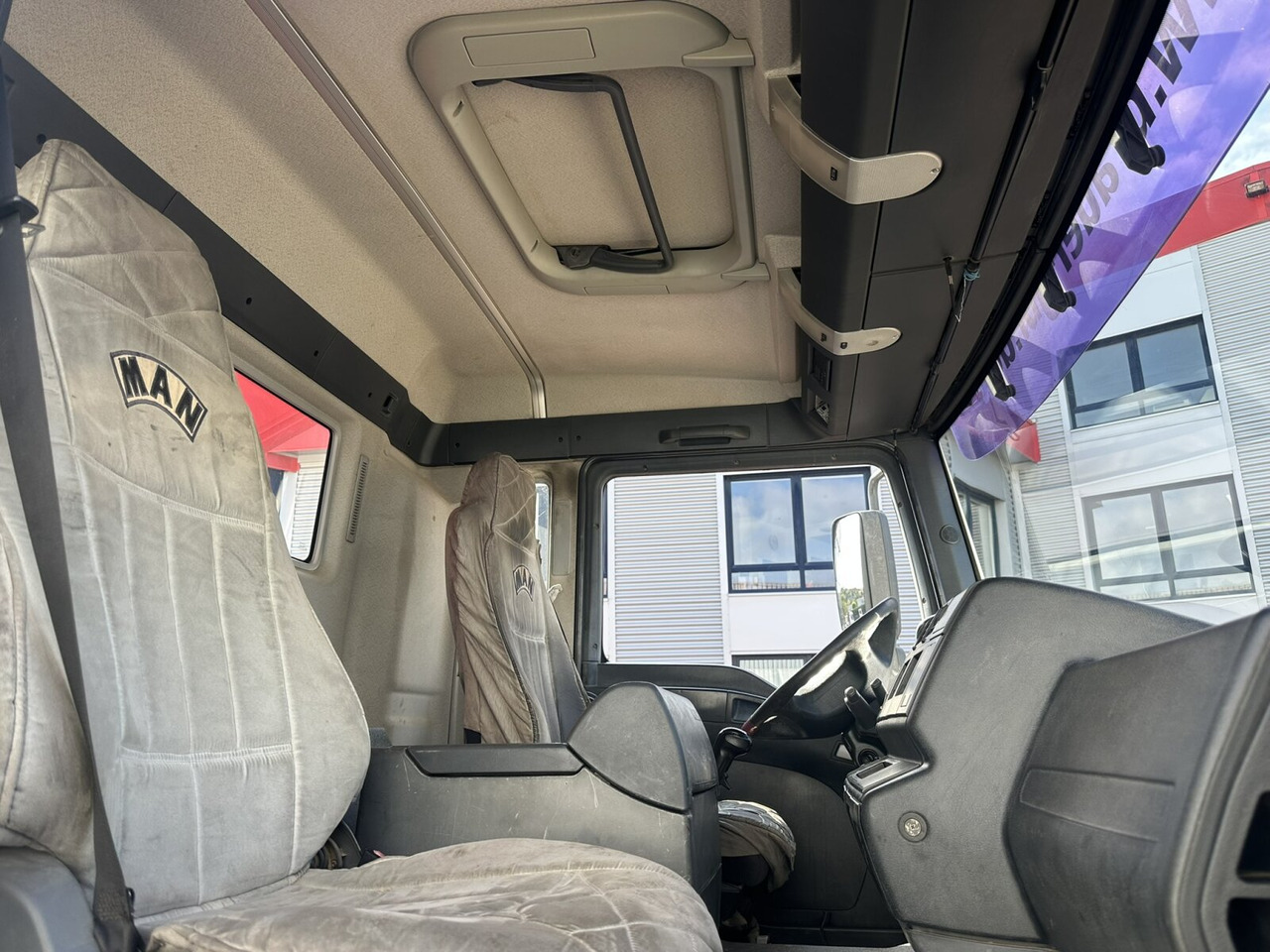 MAN TGA 35.400/440 8x4 BB TGA 35.400/440 8x4 BB - 翻斗车:图4 MAN TGA 35.400/440 8x4 BB TGA 35.400/440 8x4 BB - 翻斗车:图4