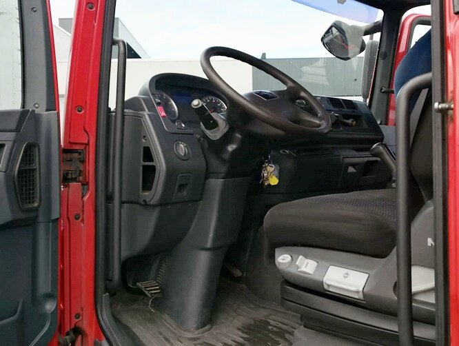 Interior photo 1: 翻斗车 MAN TGL 12.180 4x2 BB Doka TGL 12.180 4x2 BB Doka