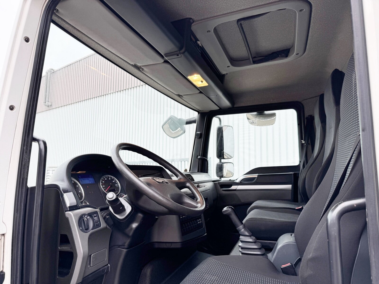 MAN TGL 8.150 4x2 BL TGL 8.150 4x2 BL, Möbelkoffer mit Rolltor - 厢式卡车:图4 MAN TGL 8.150 4x2 BL TGL 8.150 4x2 BL, Möbelkoffer mit Rolltor - 厢式卡车:图4