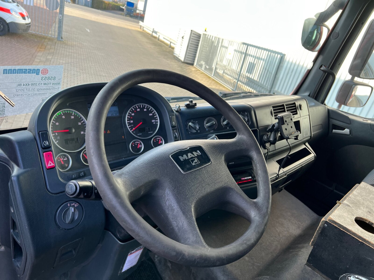Interior photo 2: 驾驶室底盘卡车 MAN TGM 13.250/340 4X4 BL TGM 13.250/340 4X4BL, Einzelbereifung, 2x VORHANDEN