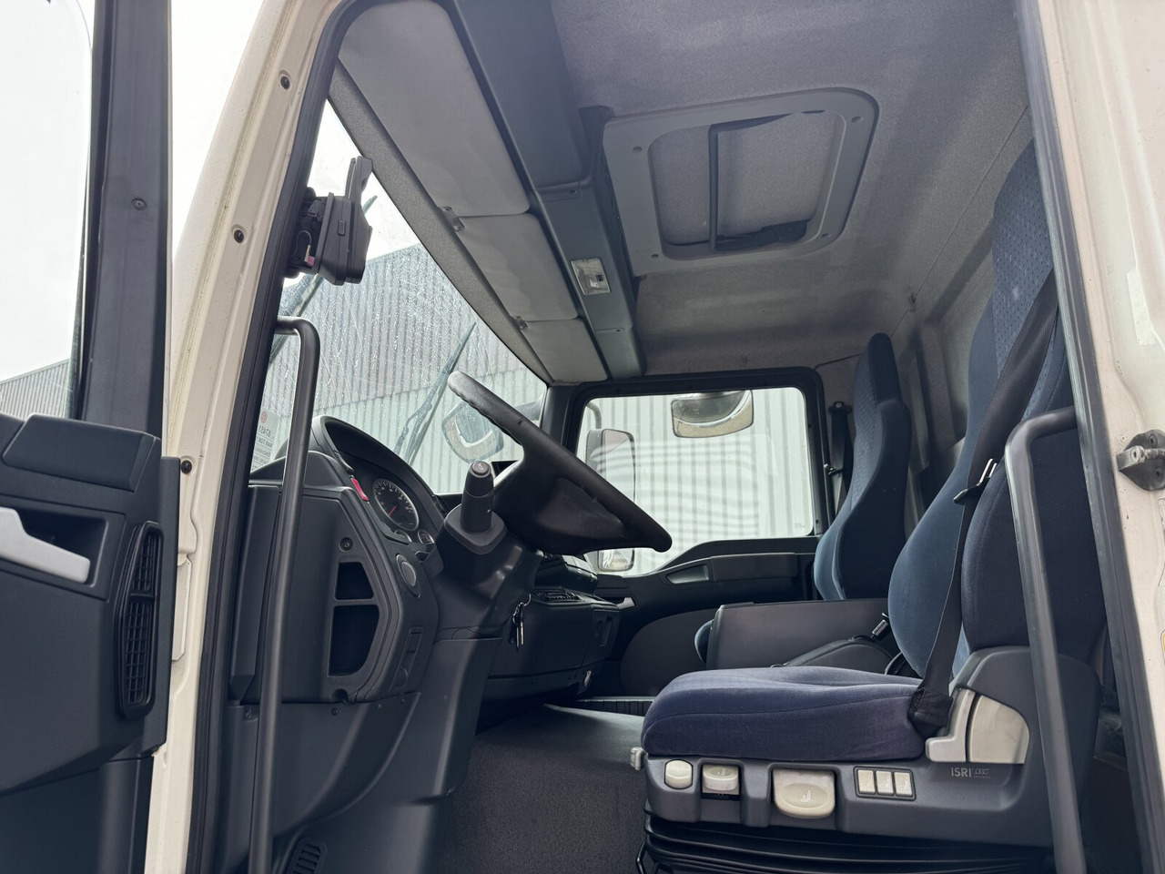 MAN TGM 18.280 4X2 BL TGM 18.280 4X2 BL, Esterer Tankaufbau ca. 13.910l, 2 Kammern - 罐车:图2 MAN TGM 18.280 4X2 BL TGM 18.280 4X2 BL, Esterer Tankaufbau ca. 13.910l, 2 Kammern - 罐车:图2