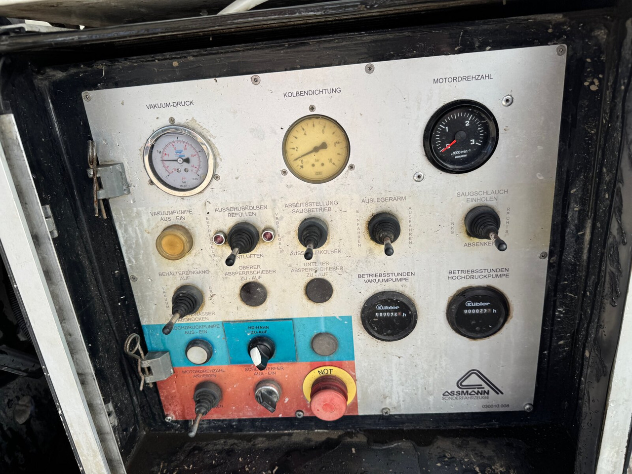 卡车 MAN TGM 18.284 4x2 BL TGM 18.284 4x2 BL, Assmann Saug- und Spülwagen 9m³:图12 卡车 MAN TGM 18.284 4x2 BL TGM 18.284 4x2 BL, Assmann Saug- und Spülwagen 9m³:图12