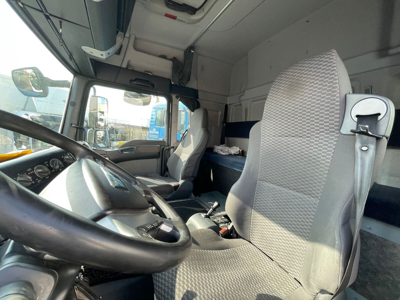 MAN TGM 18.330 4X2 LL TGM 18.330 4X2 LL, Fahrschulausstattung - 卡车:图3 MAN TGM 18.330 4X2 LL TGM 18.330 4X2 LL, Fahrschulausstattung - 卡车:图3