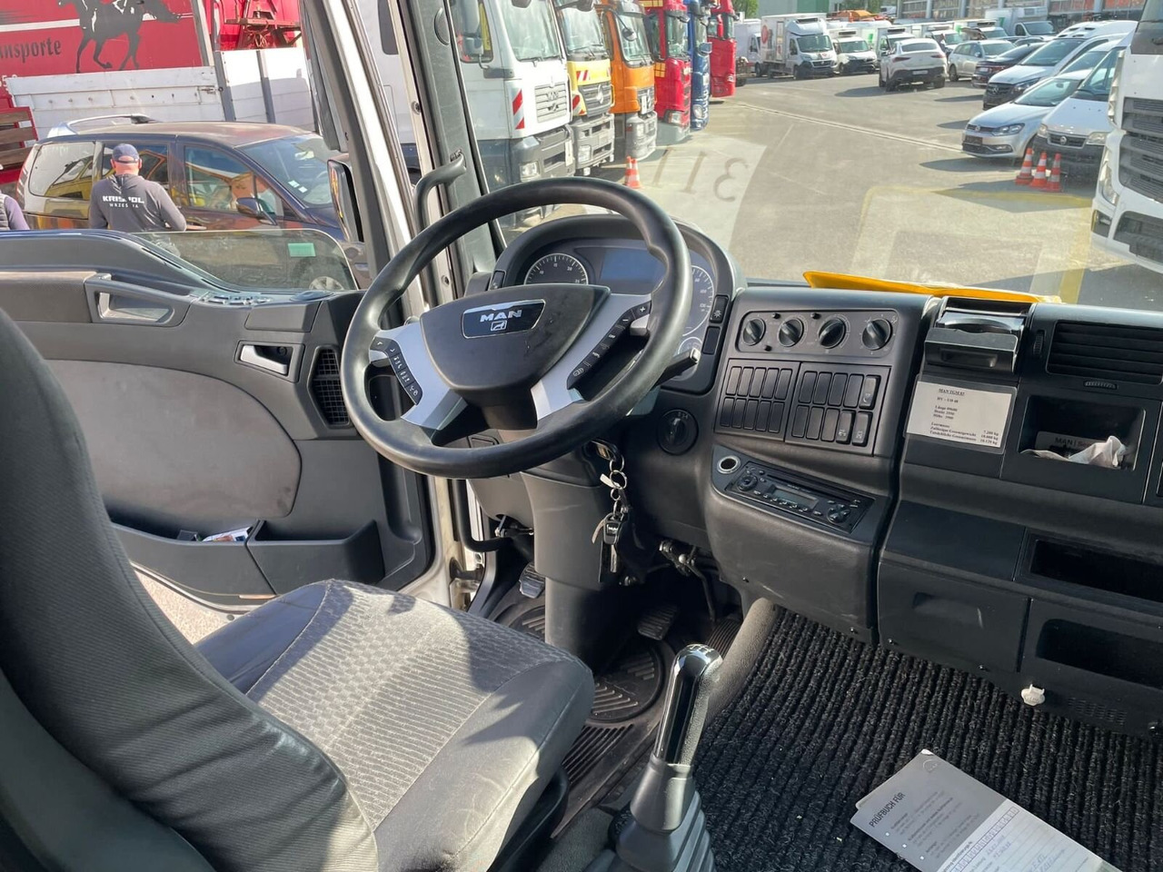 MAN TGM 18.330 4X2 LL TGM 18.330 4X2 LL, Fahrschulausstattung - 卡车:图2 MAN TGM 18.330 4X2 LL TGM 18.330 4X2 LL, Fahrschulausstattung - 卡车:图2
