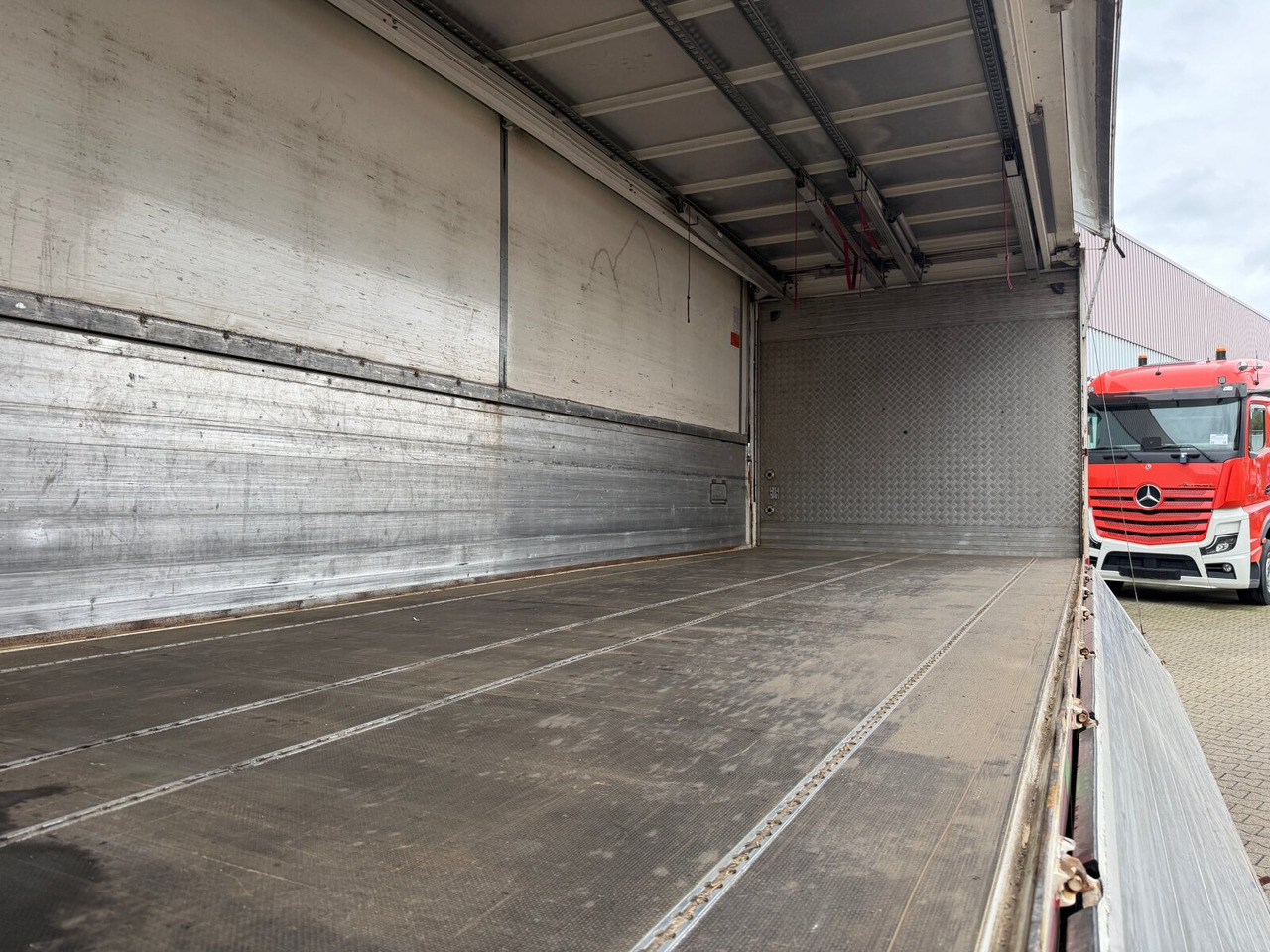 MAN TGM 22.290 6x2-4 LL TGM 22.290 6x2-4 LL, EEV, Lenkachse, 2x AHK, Getränkekoffer, LBW MBB - 厢式卡车:图2 MAN TGM 22.290 6x2-4 LL TGM 22.290 6x2-4 LL, EEV, Lenkachse, 2x AHK, Getränkekoffer, LBW MBB - 厢式卡车:图2