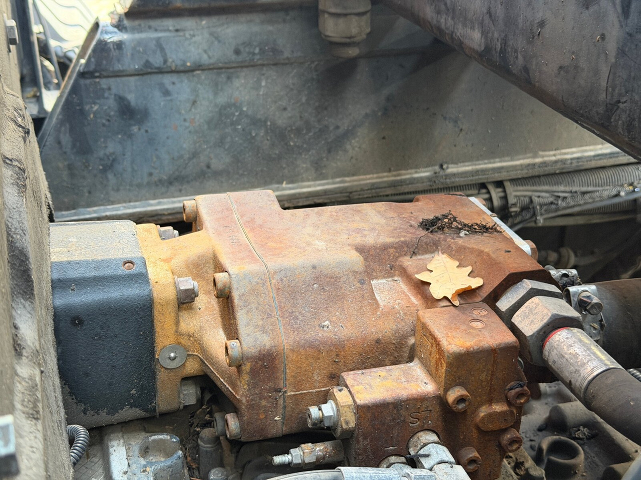 MAN TGS 26.400 6x2-4 BL TGS 26.400 6x2-4 BL, Motorabtrieb, Lenk-/Liftachse, Kran Epsilon Q180ZR95TR - 吊钩升降车, 起重车:图4 MAN TGS 26.400 6x2-4 BL TGS 26.400 6x2-4 BL, Motorabtrieb, Lenk-/Liftachse, Kran Epsilon Q180ZR95TR - 吊钩升降车, 起重车:图4