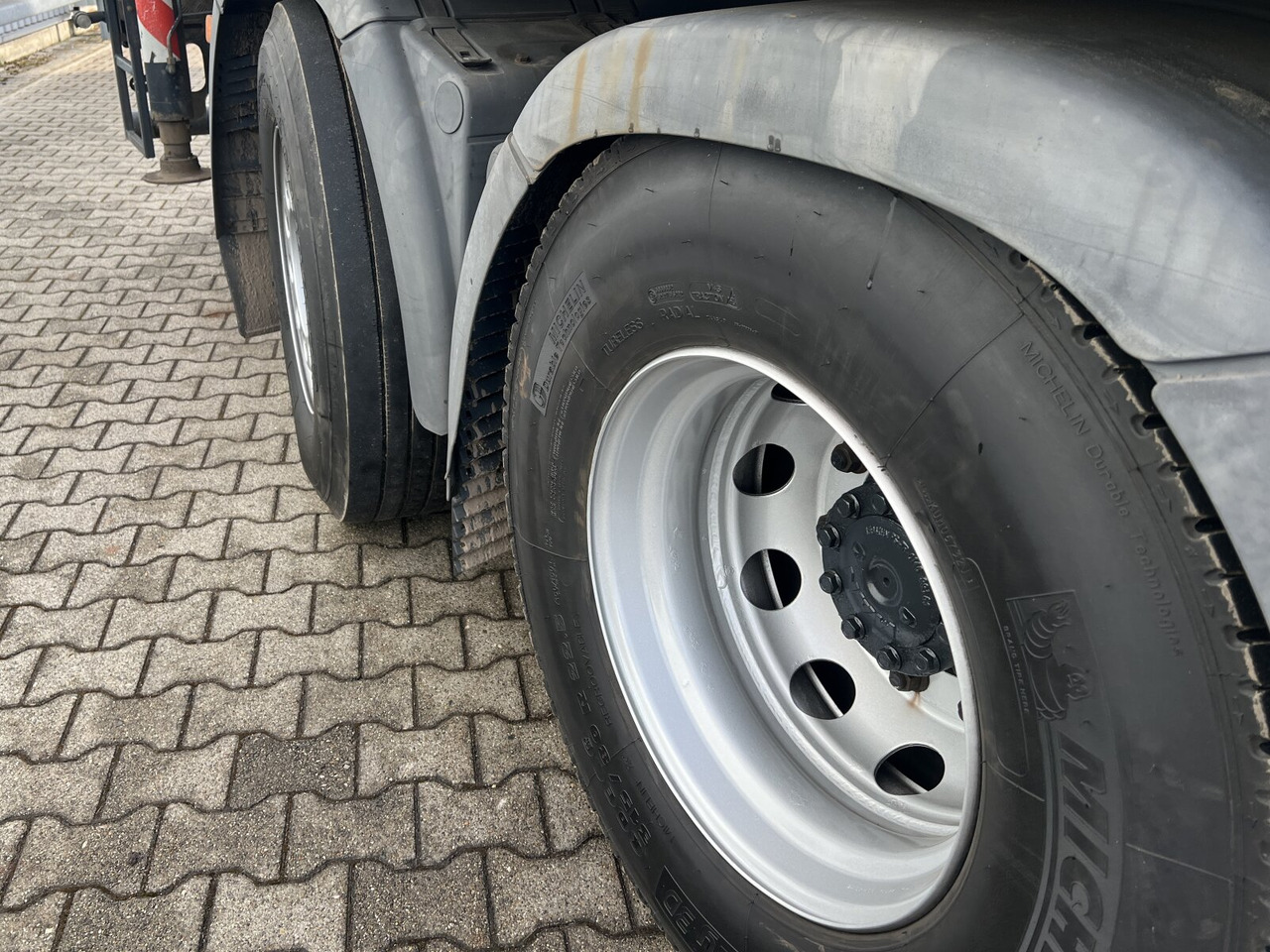 MAN TGS 26.400 6x2-4 LL TGS 26.400 6x2-4 LL, Navi, Lenk-/Liftachse, Heckkran Palfinger PK20001-K B, Funk - 起重车, 栏板式/ 平板卡车:图3 MAN TGS 26.400 6x2-4 LL TGS 26.400 6x2-4 LL, Navi, Lenk-/Liftachse, Heckkran Palfinger PK20001-K B, Funk - 起重车, 栏板式/ 平板卡车:图3