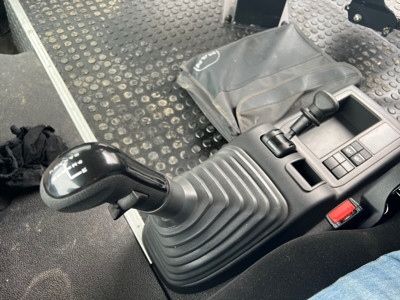 MAN TGS 33.360/440 6x4 BB TGS 33.360/440 6x4 BB, Häckslerkabine, NMV Nebenantrieb - 驾驶室底盘卡车:图5 MAN TGS 33.360/440 6x4 BB TGS 33.360/440 6x4 BB, Häckslerkabine, NMV Nebenantrieb - 驾驶室底盘卡车:图5