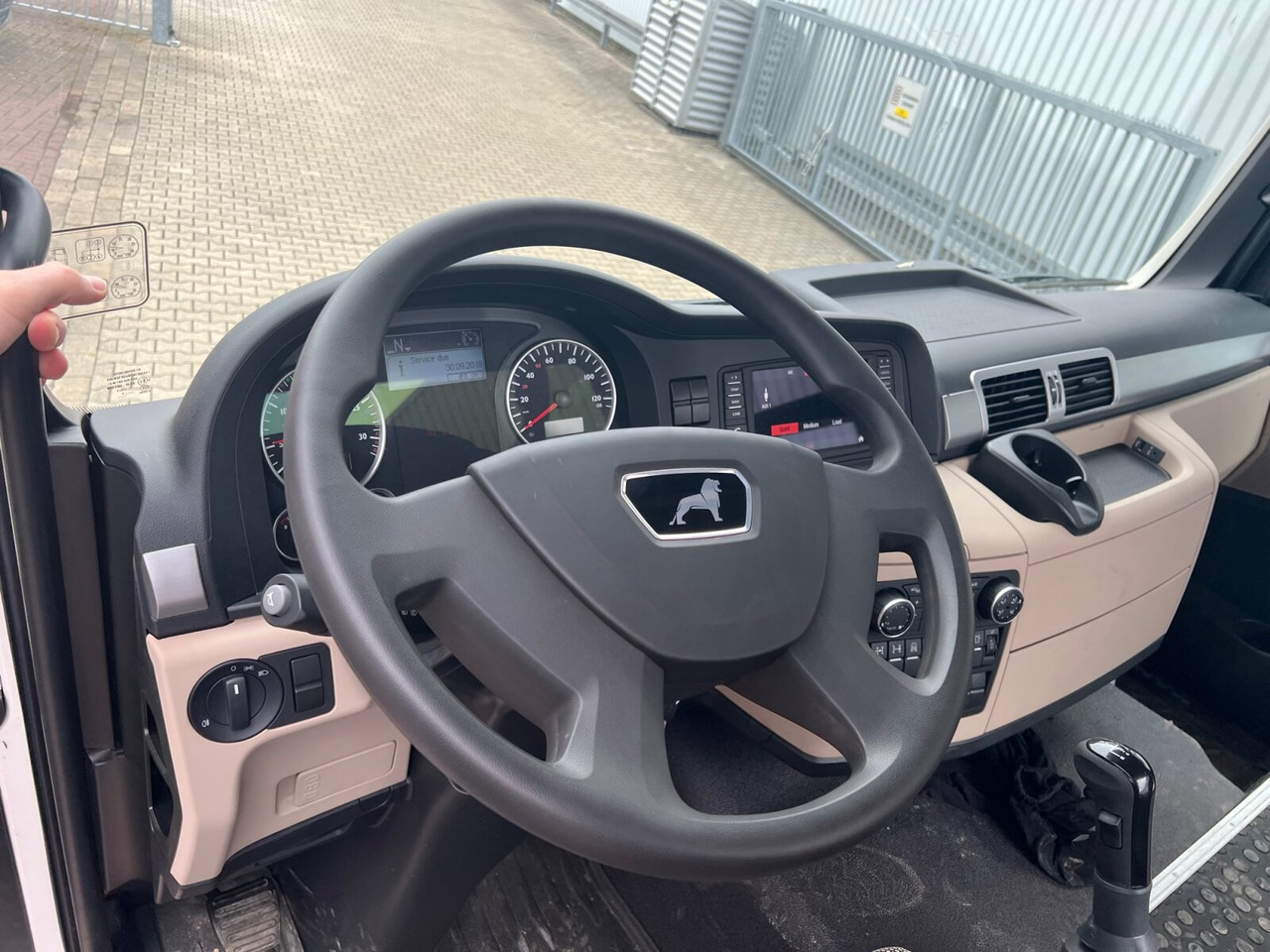 MAN TGS 33.360/440 6x4 BB TGS 33.360/440 6x4 BB, Häckslerkabine, NMV Nebenantrieb - 驾驶室底盘卡车:图3 MAN TGS 33.360/440 6x4 BB TGS 33.360/440 6x4 BB, Häckslerkabine, NMV Nebenantrieb - 驾驶室底盘卡车:图3