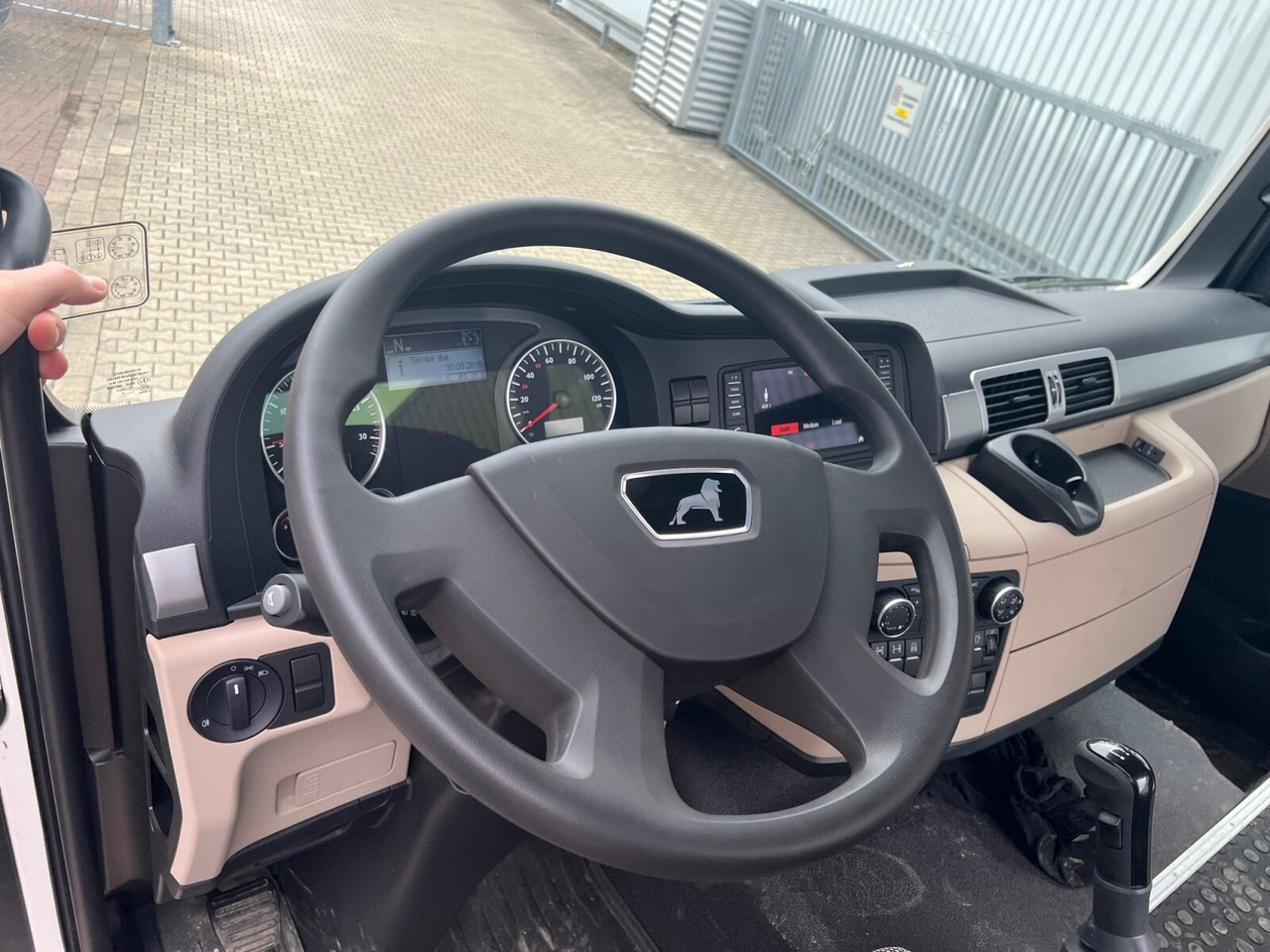 MAN TGS 33.360/440 6x4 BB TGS 33.360/440 6x4 BB, Häckslerkabine, NMV Nebenantrieb - 驾驶室底盘卡车:图3 MAN TGS 33.360/440 6x4 BB TGS 33.360/440 6x4 BB, Häckslerkabine, NMV Nebenantrieb - 驾驶室底盘卡车:图3