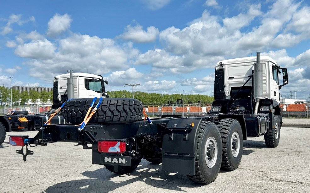 MAN TGS 33.440 6x6 BB CH TGS 33.440 6x6 BB CH, Euro2, Einzelbereifung - 驾驶室底盘卡车:图5 MAN TGS 33.440 6x6 BB CH TGS 33.440 6x6 BB CH, Euro2, Einzelbereifung - 驾驶室底盘卡车:图5