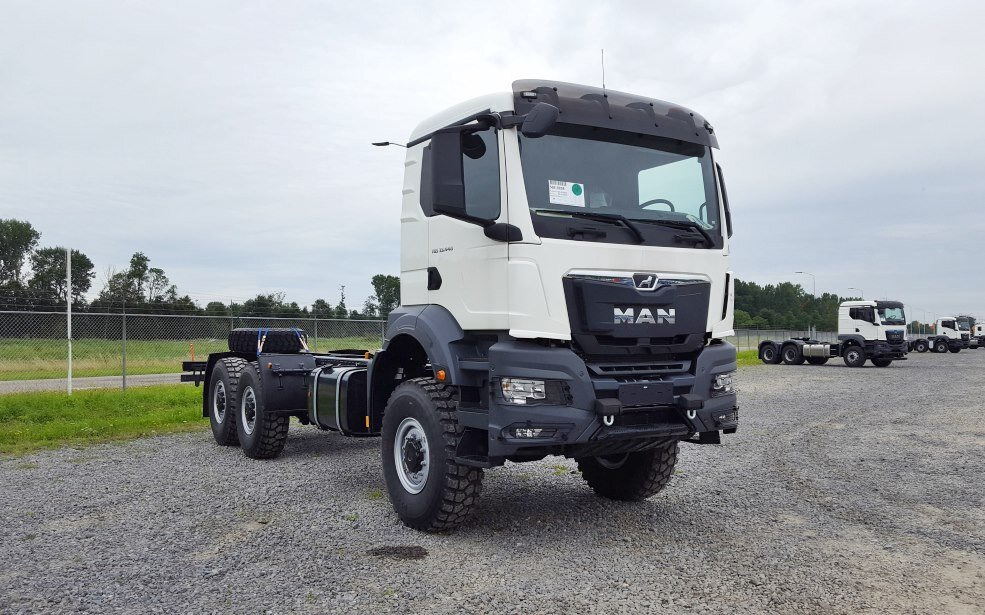 MAN TGS 33.440 6x6 BB CH TGS 33.440 6x6 BB CH, Euro2, Einzelbereifung - 驾驶室底盘卡车:图3 MAN TGS 33.440 6x6 BB CH TGS 33.440 6x6 BB CH, Euro2, Einzelbereifung - 驾驶室底盘卡车:图3