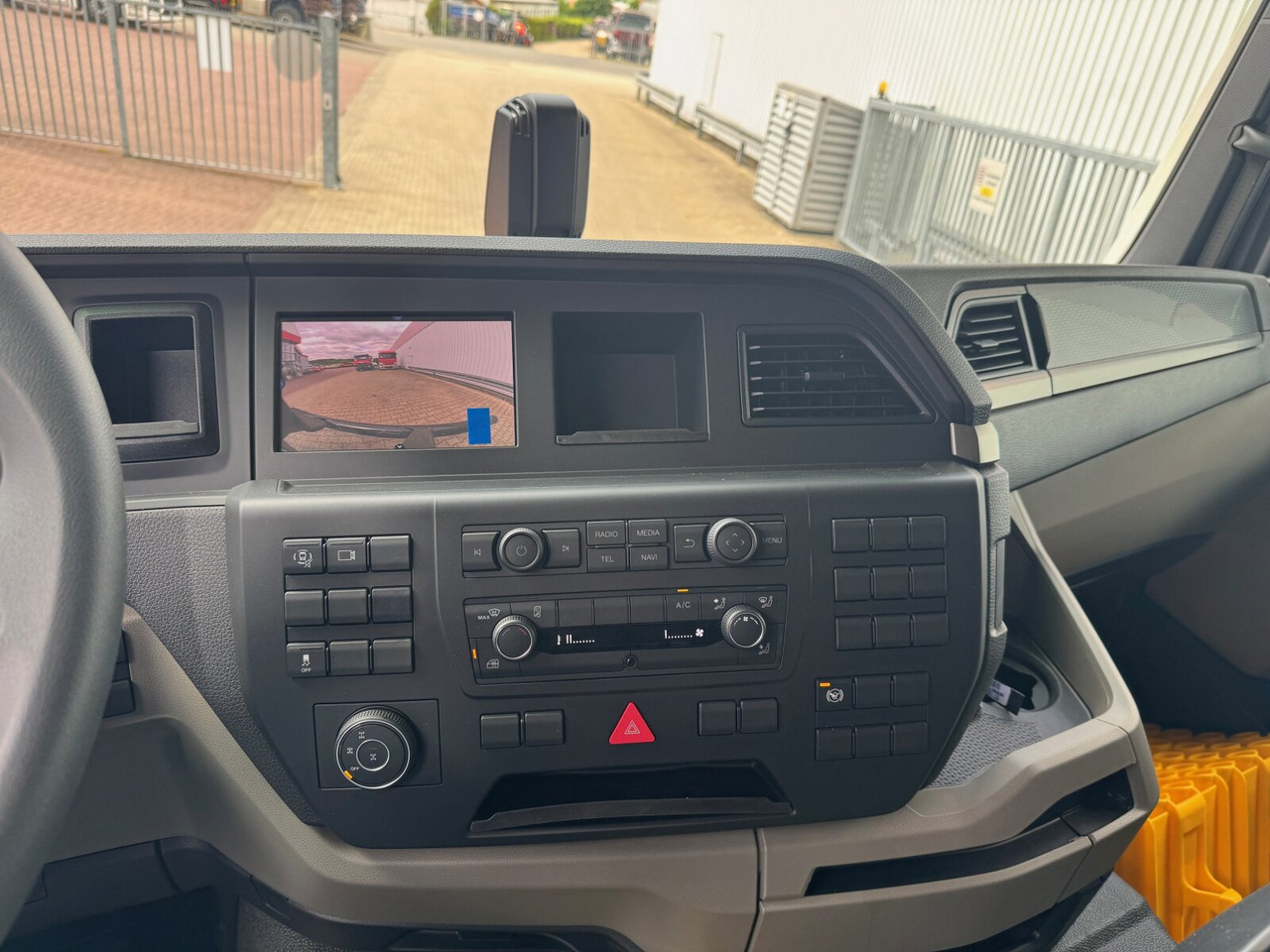 MAN TGS 33.480 6x6 BB CH TGS 33.480 6x6 BB CH, Hohe Bauart, Nebenantrieb - 驾驶室底盘卡车:图3 MAN TGS 33.480 6x6 BB CH TGS 33.480 6x6 BB CH, Hohe Bauart, Nebenantrieb - 驾驶室底盘卡车:图3