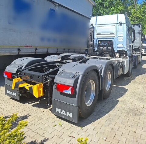 MAN TGS 33.520 6x4 BL SA TGS 33.520 6x4 BL SA, Retarder, LED, Navi, Nebenantrieb - 牵引车:图3 MAN TGS 33.520 6x4 BL SA TGS 33.520 6x4 BL SA, Retarder, LED, Navi, Nebenantrieb - 牵引车:图3