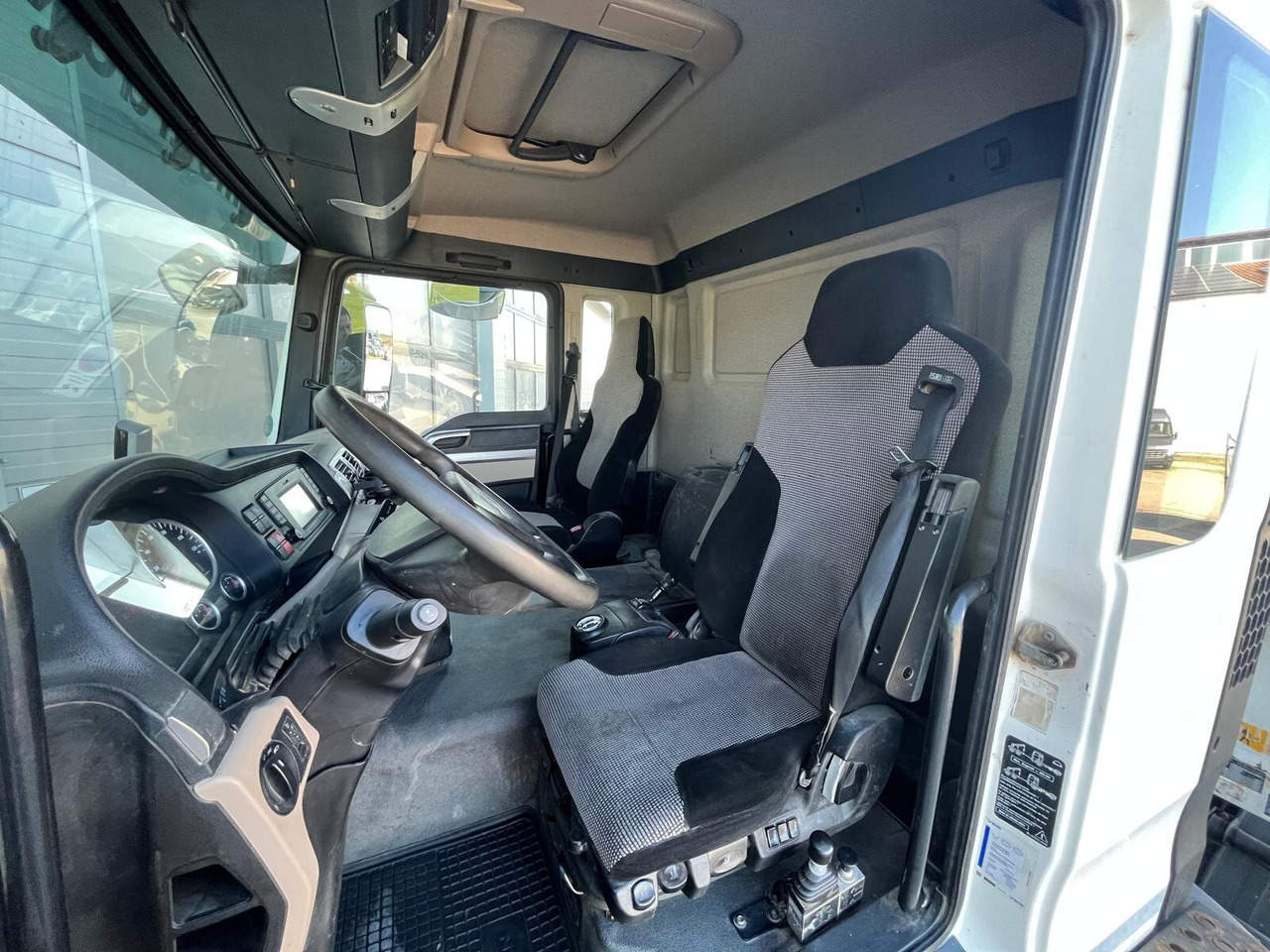 MAN TGS 35.460 8X4 BB TGS 35.460 8X4 BB, Meiller Bordmatik 13m³ - 翻斗车:图5 MAN TGS 35.460 8X4 BB TGS 35.460 8X4 BB, Meiller Bordmatik 13m³ - 翻斗车:图5