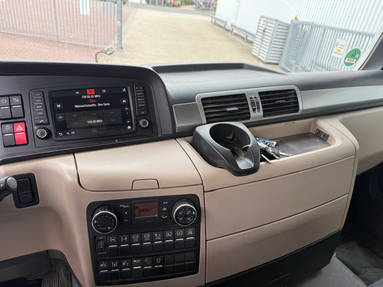 MAN TGS 35.460 8X4 BB TGS 35.460 8X4 BB, Meiller Bordmatik, Rollplane, 13m³ - 翻斗车:图5 MAN TGS 35.460 8X4 BB TGS 35.460 8X4 BB, Meiller Bordmatik, Rollplane, 13m³ - 翻斗车:图5
