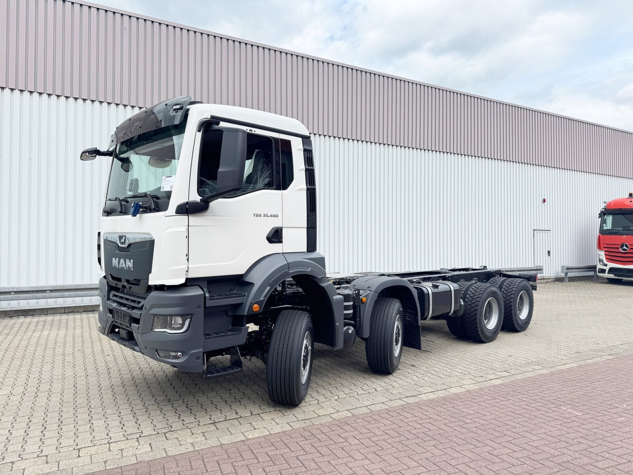 MAN TGS 35.480 8x8 BB CH TGS 35.480 8x8 BB CH, Hohe Bauart, Nebenantrieb - 驾驶室底盘卡车:图1 MAN TGS 35.480 8x8 BB CH TGS 35.480 8x8 BB CH, Hohe Bauart, Nebenantrieb - 驾驶室底盘卡车:图1