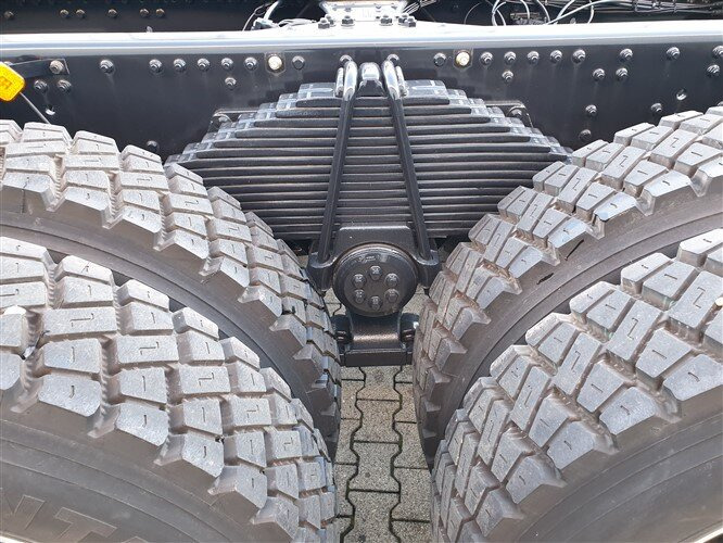 MAN TGS 41.480 8X6 BB TGS 41.480 8X6 BB, ca. 25.000l mit Separatpumpe - 罐车:图4 MAN TGS 41.480 8X6 BB TGS 41.480 8X6 BB, ca. 25.000l mit Separatpumpe - 罐车:图4