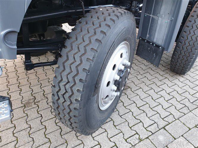 MAN TGS 41.480 8X6 BB TGS 41.480 8X6 BB - 驾驶室底盘卡车:图2 MAN TGS 41.480 8X6 BB TGS 41.480 8X6 BB - 驾驶室底盘卡车:图2
