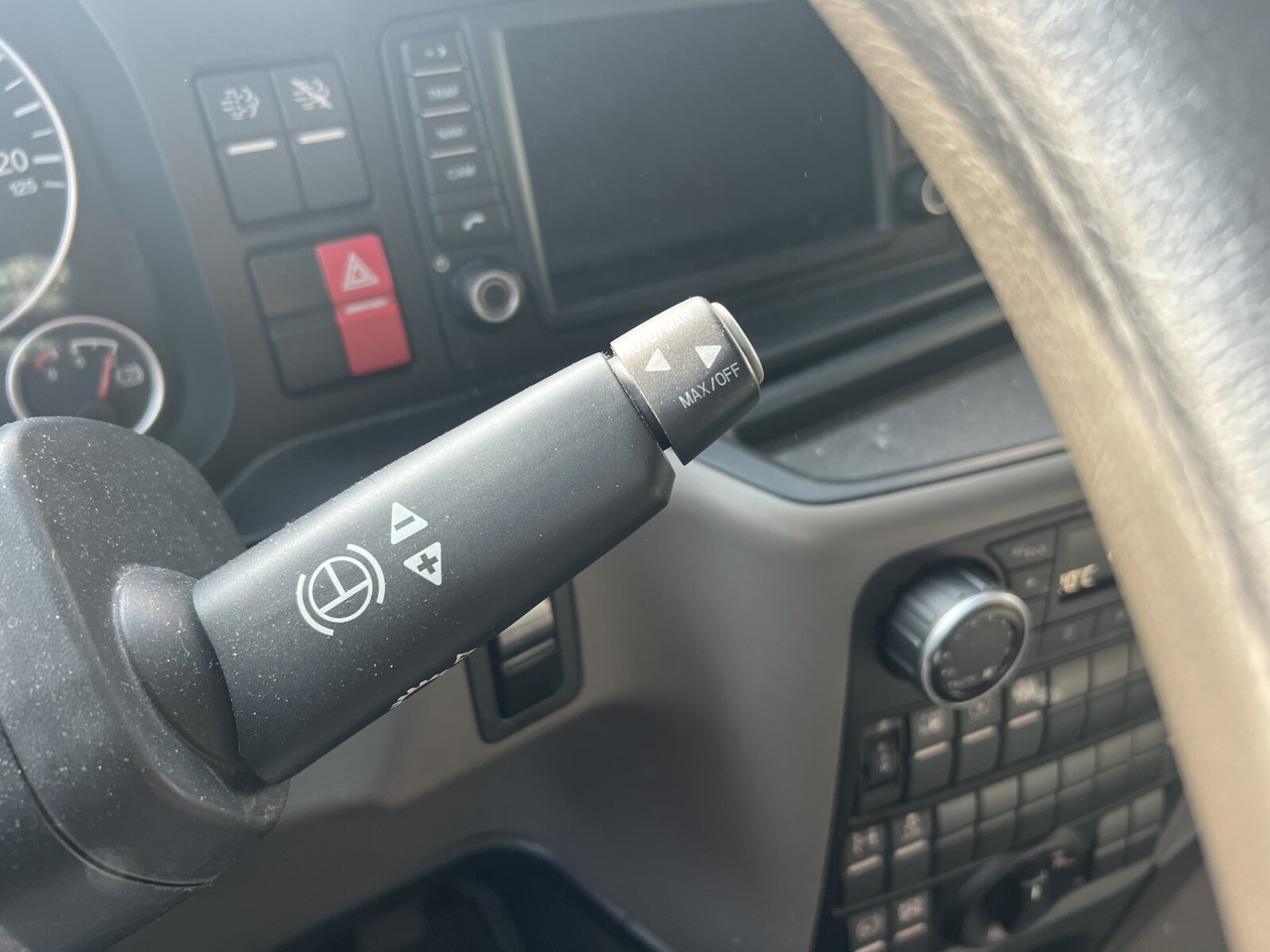 MAN TGX 18.500 4X2 LLS TGX 18.500 4X2 LLS, Retarder, Vollumer - 牵引车:图4 MAN TGX 18.500 4X2 LLS TGX 18.500 4X2 LLS, Retarder, Vollumer - 牵引车:图4