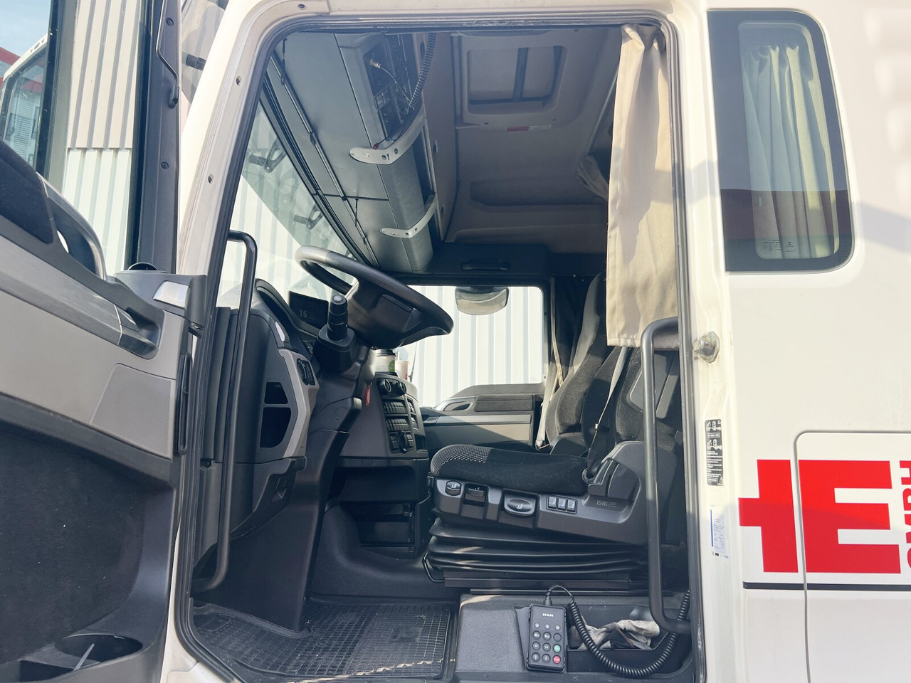 MAN TGX 18.500 4X2 LLS TGX 18.500 4X2 LLS, Retarder, Vollumer - 牵引车:图4 MAN TGX 18.500 4X2 LLS TGX 18.500 4X2 LLS, Retarder, Vollumer - 牵引车:图4