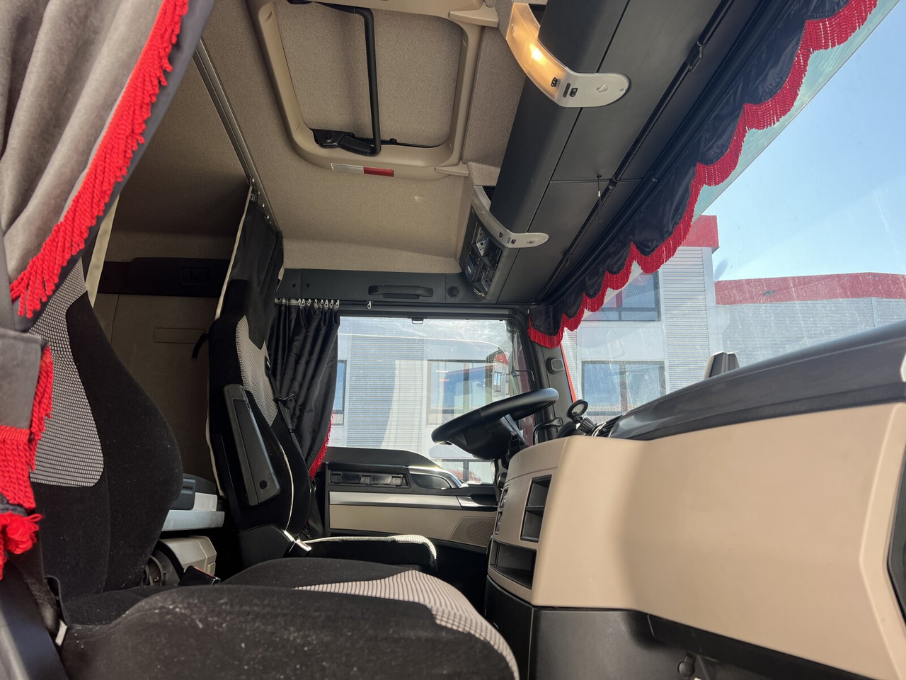 MAN TGX 18.500 4X4H BLS TGX 18.500 4X4H BLS, PriTarder, HydroDrive, Kipphydraulik - 牵引车:图3 MAN TGX 18.500 4X4H BLS TGX 18.500 4X4H BLS, PriTarder, HydroDrive, Kipphydraulik - 牵引车:图3