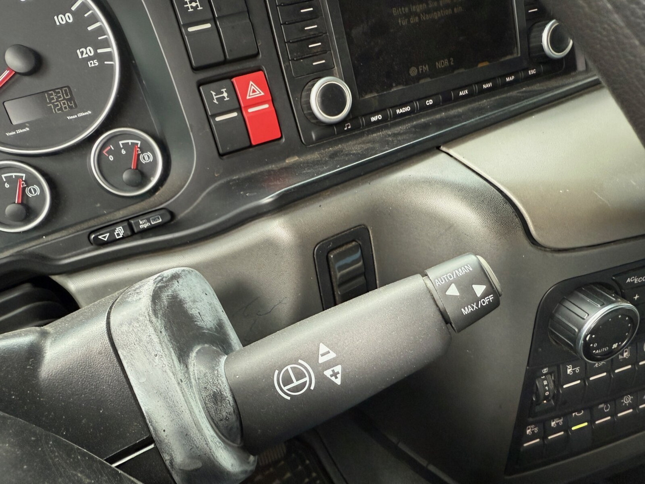 牵引车 MAN TGX 26.480 6x4 BLS TGX 26.480 6x4 BLS, Retarder, XLX, Standklima, Hydraulik, zGG 90t:图7 牵引车 MAN TGX 26.480 6x4 BLS TGX 26.480 6x4 BLS, Retarder, XLX, Standklima, Hydraulik, zGG 90t:图7