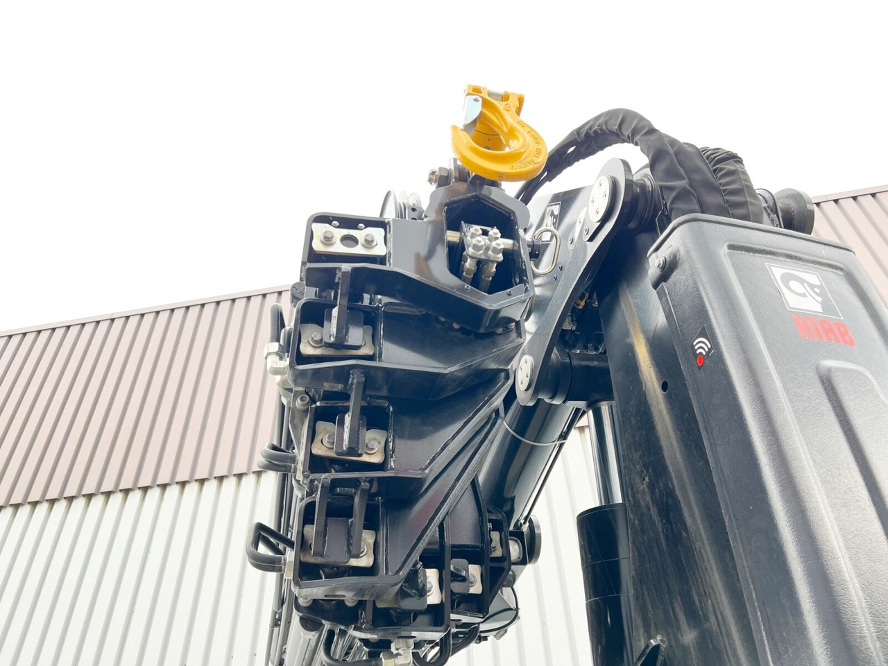 MAN TGX 26.510 6x2-4 LL CH TGX 26.510 6x2-4 LL, Kran Hiab X-HiPro 548 E-8, Lenk-/Liftachse, TwistLock 20Fuß, Funk, Retarder - 起重车, 栏板式/ 平板卡车:图5 MAN TGX 26.510 6x2-4 LL CH TGX 26.510 6x2-4 LL, Kran Hiab X-HiPro 548 E-8, Lenk-/Liftachse, TwistLock 20Fuß, Funk, Retarder - 起重车, 栏板式/ 平板卡车:图5