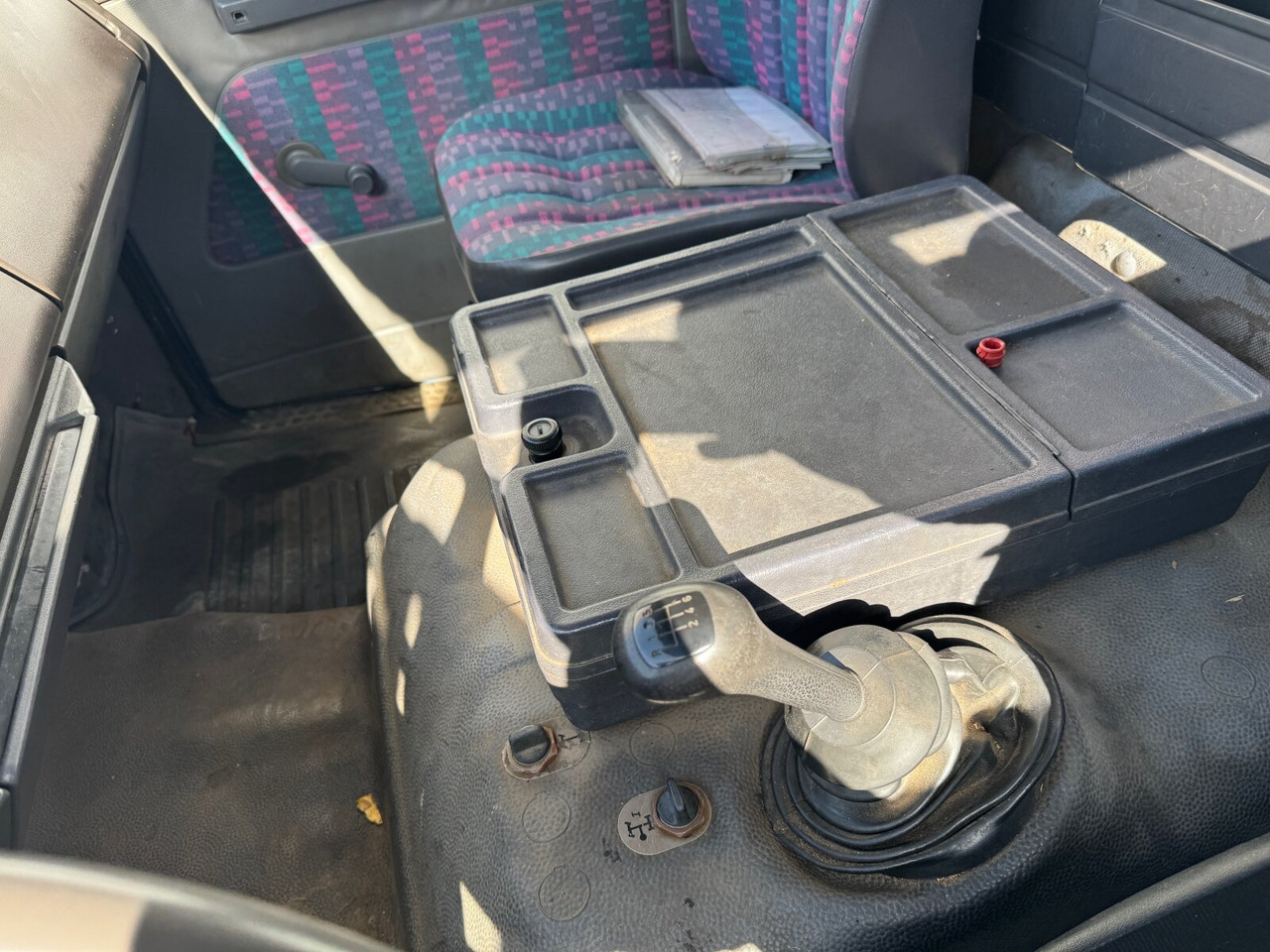 Mercedes-Benz 1314 K 4x2 1314 K 4x2, 6-Zylinder Motor, 2x AHK - 翻斗车:图4 Mercedes-Benz 1314 K 4x2 1314 K 4x2, 6-Zylinder Motor, 2x AHK - 翻斗车:图4