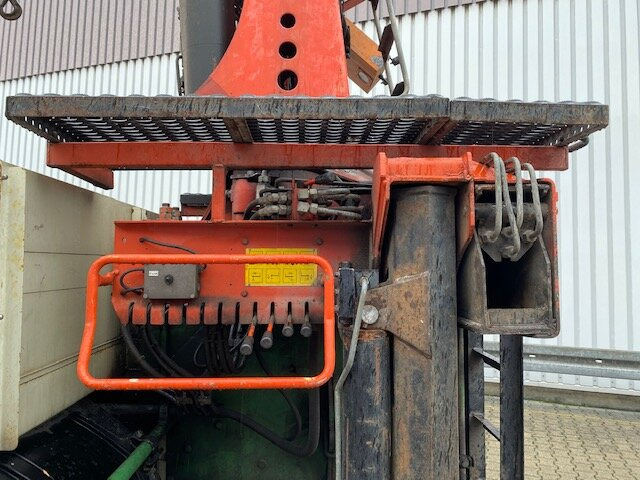 起重车, 栏板式/ 平板卡车 Mercedes-Benz 2635 6x4 2635 6x4, V8, Heckkran Palfinger PK 28000, Funk, 28,5m-280kg:图15 起重车, 栏板式/ 平板卡车 Mercedes-Benz 2635 6x4 2635 6x4, V8, Heckkran Palfinger PK 28000, Funk, 28,5m-280kg:图15