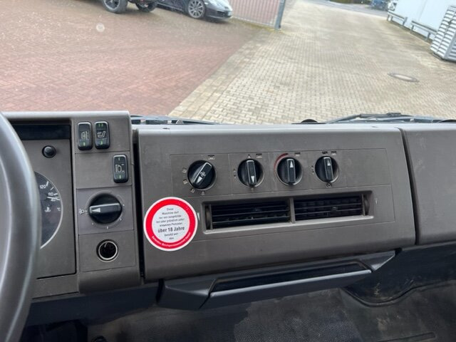 Mercedes-Benz 811 K 4x2 811 K 4x2 - 翻斗车:图5 Mercedes-Benz 811 K 4x2 811 K 4x2 - 翻斗车:图5